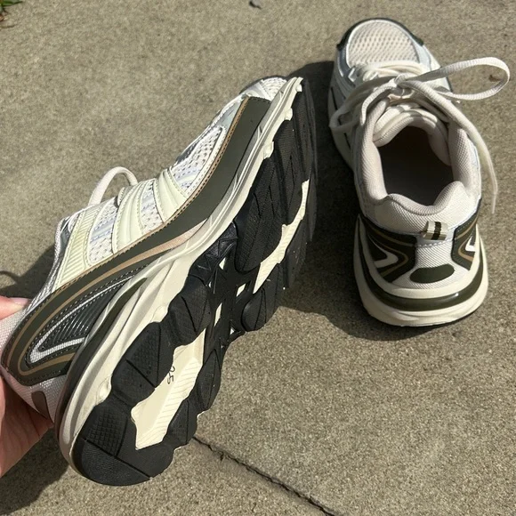 Women's Cream and Green Sneakers - Picture 4 of 13